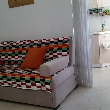 Apartment Rruga Qerret Plazh Dielli Golem (Tirana)