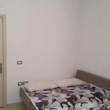 Apartment Rruga Qerret Plazh Dielli Golem (Tirana)