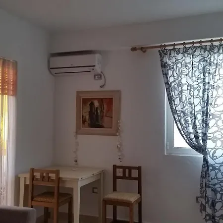 Rruga Qerret Plazh Dielli * Golem (Tirana)